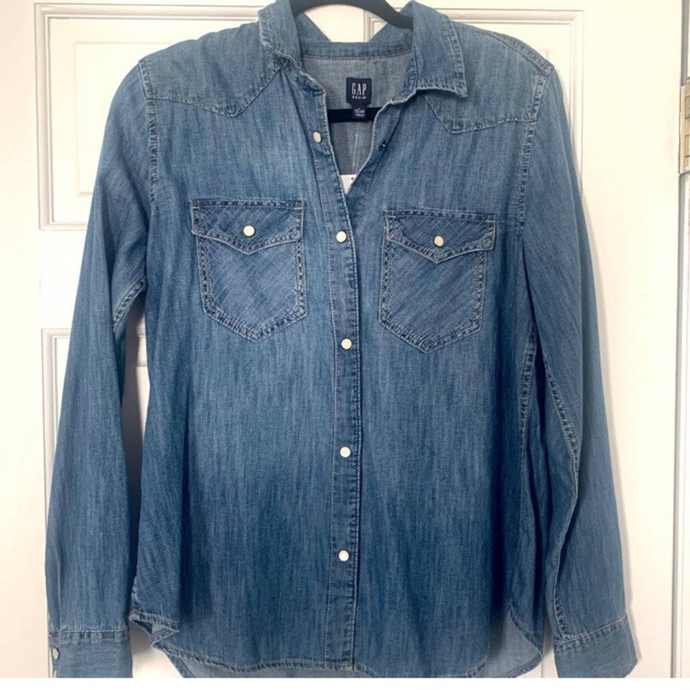 Gap denim button down blouse
